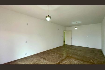 Casa para alugar com 300m², 3 quartos e 6 vagasSala
