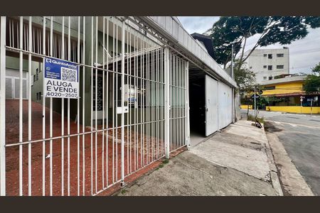 Casa para alugar com 300m², 3 quartos e 6 vagasPlaca