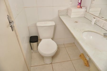 Apartamento à venda com 70m², 3 quartos e 1 vaga Apartamento à venda com 70m², 3 quartos e 1 vagaBanheiro da Suíte