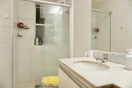 Apartamento à venda com 70m², 3 quartos e 1 vaga Apartamento à venda com 70m², 3 quartos e 1 vagaBanheiro Social