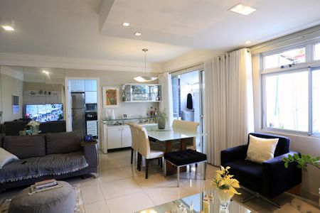 Sala de apartamento à venda com 2 quartos, 118m² em Sagrada Família, Belo Horizonte