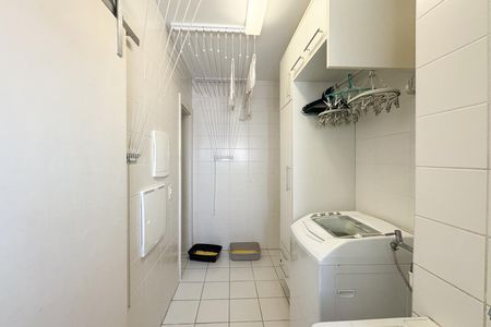 Apartamento à venda com 147m², 3 quartos e 2 vagas Apartamento à venda com 147m², 3 quartos e 2 vagasÁrea de Serviço