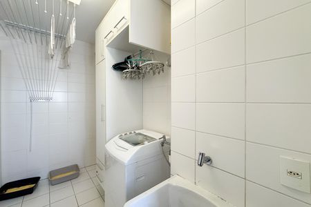 Apartamento à venda com 147m², 3 quartos e 2 vagas Apartamento à venda com 147m², 3 quartos e 2 vagasÁrea de Serviço