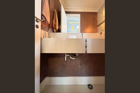 Apartamento à venda com 147m², 3 quartos e 2 vagas Apartamento à venda com 147m², 3 quartos e 2 vagasLavabo