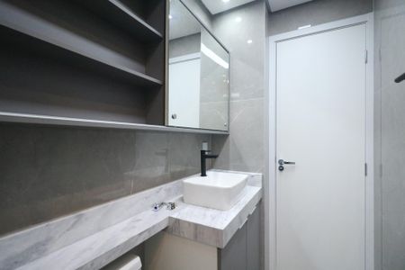 Apartamento à venda com 70m², 3 quartos e 1 vaga Apartamento à venda com 70m², 3 quartos e 1 vagaBanheiro