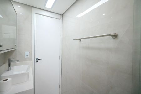 Apartamento à venda com 70m², 3 quartos e 1 vaga Apartamento à venda com 70m², 3 quartos e 1 vagaBanheiro da Suíte