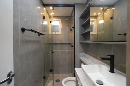 Apartamento à venda com 70m², 3 quartos e 1 vaga Apartamento à venda com 70m², 3 quartos e 1 vagaBanheiro