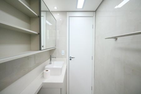 Apartamento à venda com 70m², 3 quartos e 1 vaga Apartamento à venda com 70m², 3 quartos e 1 vagaBanheiro da Suíte