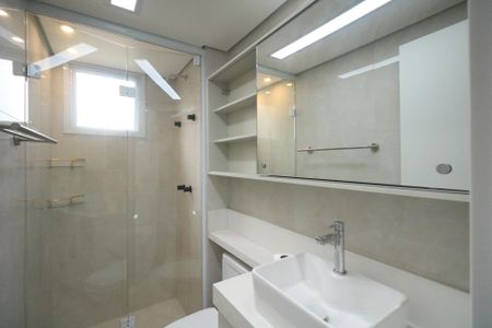 Apartamento à venda com 70m², 3 quartos e 1 vaga Apartamento à venda com 70m², 3 quartos e 1 vagaBanheiro da Suíte