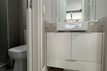 Apartamento para alugar com 45m², 1 quarto e 1 vaga Apartamento para alugar com 45m², 1 quarto e 1 vagaBanheiro da Suíte