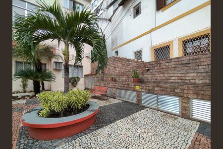 Apartamento à venda com 74m², 3 quartos e sem vaga Apartamento à venda com 74m², 3 quartos e sem vagaFachada e portaria