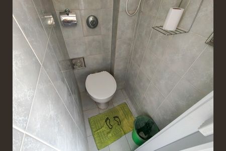 Apartamento à venda com 74m², 3 quartos e sem vaga Apartamento à venda com 74m², 3 quartos e sem vagaBanheiro de serviço