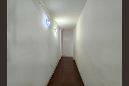 Apartamento à venda com 74m², 3 quartos e sem vaga Apartamento à venda com 74m², 3 quartos e sem vagaCorredor