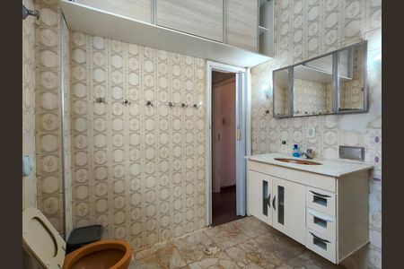 Apartamento à venda com 74m², 3 quartos e sem vaga Apartamento à venda com 74m², 3 quartos e sem vagaBanheiro Corredor