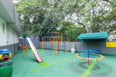 Apartamento para alugar com 65m², 2 quartos e 1 vaga Apartamento para alugar com 65m², 2 quartos e 1 vagaÁrea comum - Playground