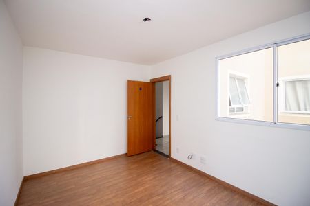 Sala de apartamento para alugar com 2 quartos, 55m² em Vale das Amendoeiras, Contagem