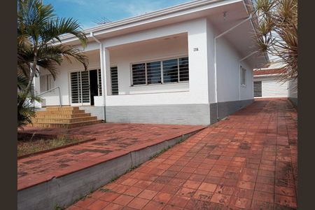 Casa à venda com 315m², 4 quartos e 20 vagasFoto 01