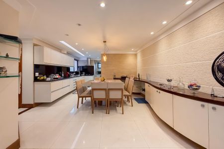 Apartamento para alugar com 117m², 2 quartos e 2 vagas Apartamento para alugar com 117m², 2 quartos e 2 vagasSala
