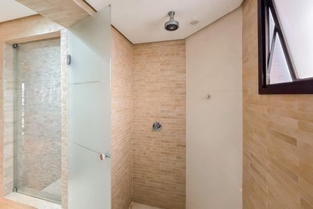 Apartamento para alugar com 117m², 2 quartos e 2 vagas Apartamento para alugar com 117m², 2 quartos e 2 vagasBanheiro da Suíte Master