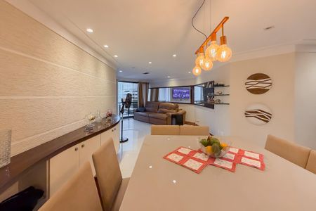 Apartamento para alugar com 117m², 2 quartos e 2 vagas Apartamento para alugar com 117m², 2 quartos e 2 vagasSala