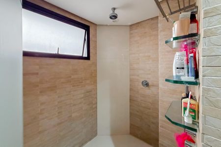 Apartamento para alugar com 117m², 2 quartos e 2 vagas Apartamento para alugar com 117m², 2 quartos e 2 vagasBanheiro da Suíte Master