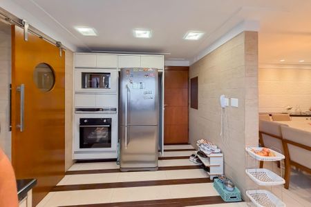 Apartamento para alugar com 117m², 2 quartos e 2 vagas Apartamento para alugar com 117m², 2 quartos e 2 vagasCozinha