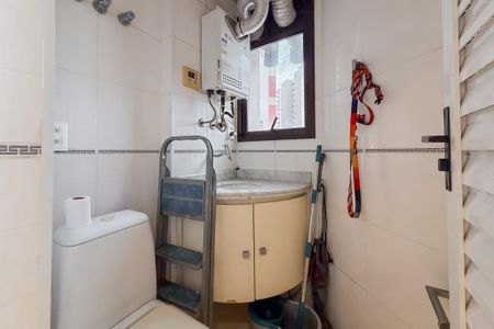 Apartamento para alugar com 117m², 2 quartos e 2 vagas Apartamento para alugar com 117m², 2 quartos e 2 vagasBanheiro de Serviço