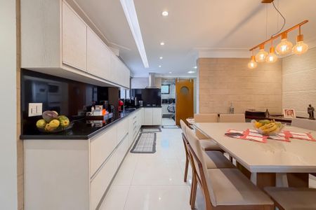 Apartamento para alugar com 117m², 2 quartos e 2 vagas Apartamento para alugar com 117m², 2 quartos e 2 vagasCozinha