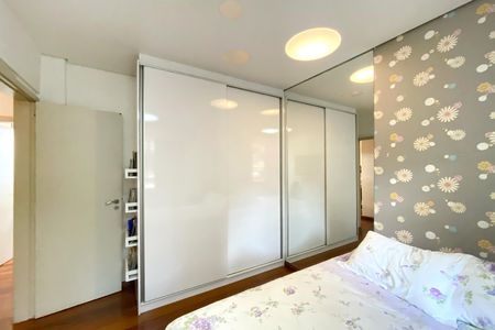Apartamento à venda com 115m², 3 quartos e 1 vaga Apartamento à venda com 115m², 3 quartos e 1 vagaQuarto 2