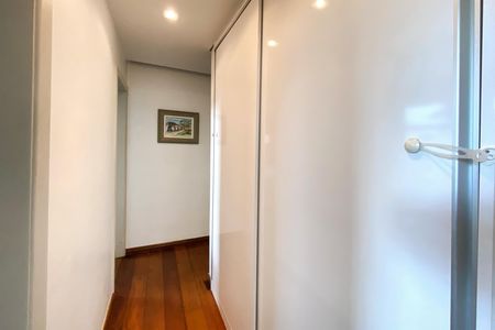 Apartamento à venda com 115m², 3 quartos e 1 vaga Apartamento à venda com 115m², 3 quartos e 1 vagaCorredor