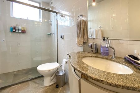 Apartamento à venda com 115m², 3 quartos e 1 vaga Apartamento à venda com 115m², 3 quartos e 1 vagaBanheiro