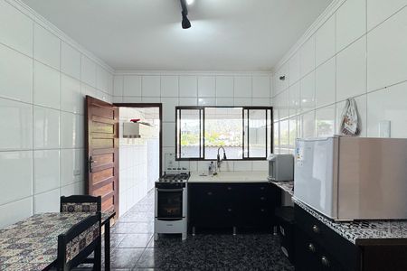 Casa para alugar com 200m², 3 quartos e 4 vagas Casa para alugar com 200m², 3 quartos e 4 vagasCozinha