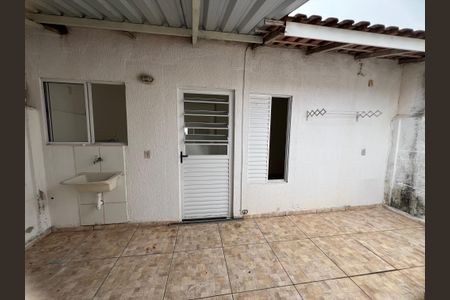 Casa de condomínio para alugar com 45m², 2 quartos e 1 vagaÁrea externa
