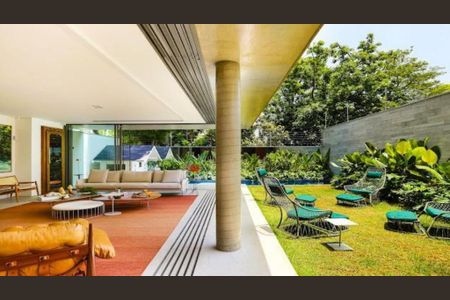 Casa à venda com 767m², 3 quartos e 4 vagas Casa à venda com 767m², 3 quartos e 4 vagasFoto 06