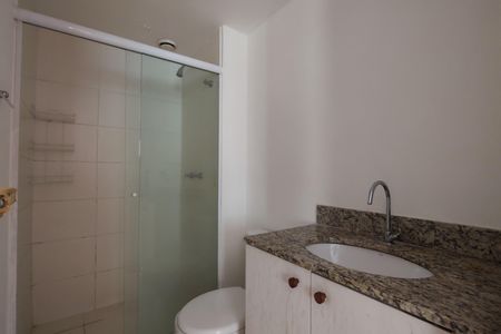 Apartamento para alugar com 60m², 2 quartos e 1 vaga Apartamento para alugar com 60m², 2 quartos e 1 vagaBanheiro da Suíte