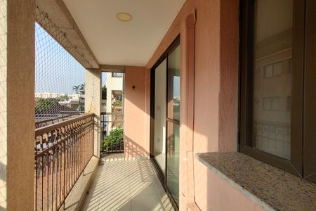 Apartamento para alugar com 60m², 2 quartos e 1 vaga Apartamento para alugar com 60m², 2 quartos e 1 vagaVaranda
