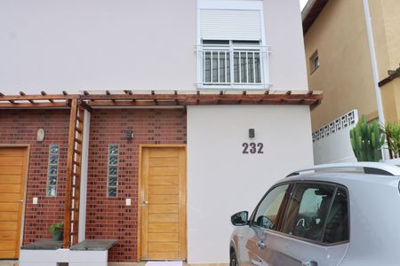 Casa de Condomínio para alugar com 2 quartos, 60m² em Los Alamos, Cotia