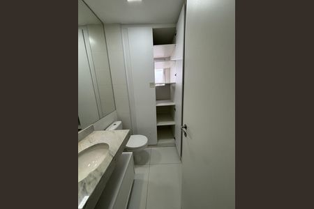 Apartamento à venda com 77m², 2 quartos e 1 vagaBanheiro