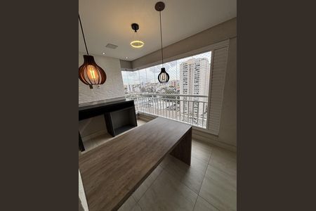 Apartamento à venda com 77m², 2 quartos e 1 vagaVaranda