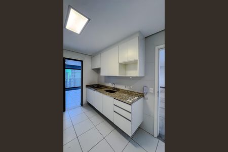 Apartamento para alugar com 165m², 3 quartos e 3 vagas Apartamento para alugar com 165m², 3 quartos e 3 vagasCozinha