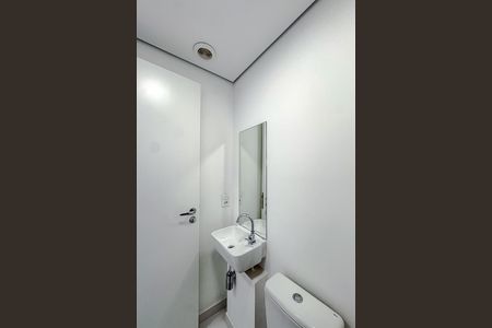 Apartamento para alugar com 165m², 3 quartos e 3 vagas Apartamento para alugar com 165m², 3 quartos e 3 vagasBanheiro de serviço