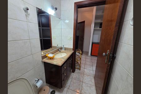 Apartamento para alugar com 130m², 2 quartos e 1 vaga Apartamento para alugar com 130m², 2 quartos e 1 vagaBanheiro da Suíte 1