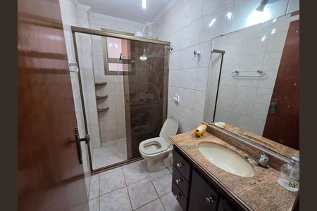 Apartamento para alugar com 130m², 2 quartos e 1 vaga Apartamento para alugar com 130m², 2 quartos e 1 vagaBanheiro da Suíte 1