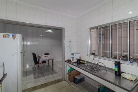 Casa à venda com 160m², 4 quartos e 2 vagas Casa à venda com 160m², 4 quartos e 2 vagasCozinha