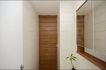 Banheiro de kitnet/studio para alugar com 1 quarto, 30m² em Freguesia do Ó, São Paulo