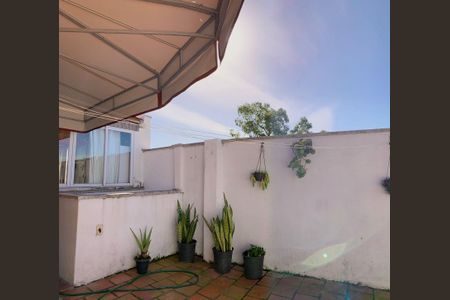 Apartamento à venda com 132m², 2 quartos e 2 vagasÁrea Externa