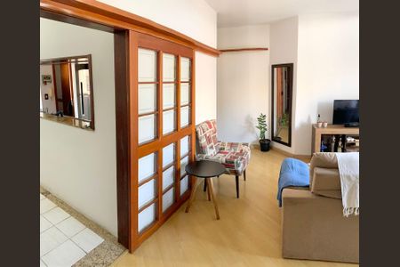 Apartamento à venda com 132m², 2 quartos e 2 vagasSala