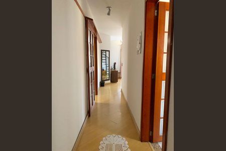Apartamento à venda com 132m², 2 quartos e 2 vagasCorredor