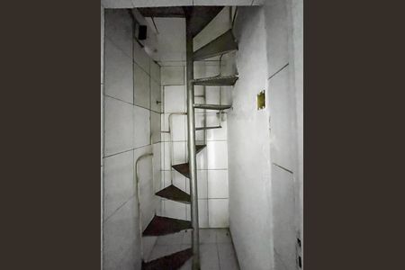 Casa para alugar com 30m², 1 quarto e sem vagaEscada