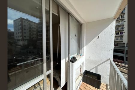 Apartamento à venda com 79m², 2 quartos e 1 vagaVaranda
